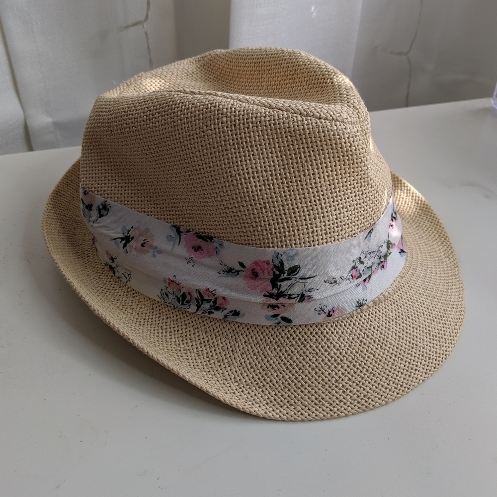 Straw fedora